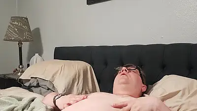 Chub uses vibrating wand cums with huge butt plug