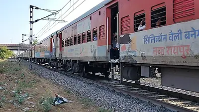 Railway station se rail gujarti Hui aate hue aur sex karte hue dekh liya