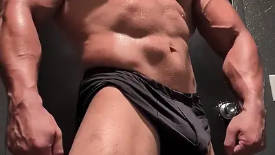 Hot Muscular Bodybuilder Poses and Flexes Naked